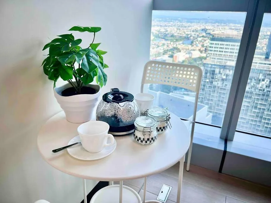 Modern 2Br In Uptown Parksuites W/ Free Parking Manila