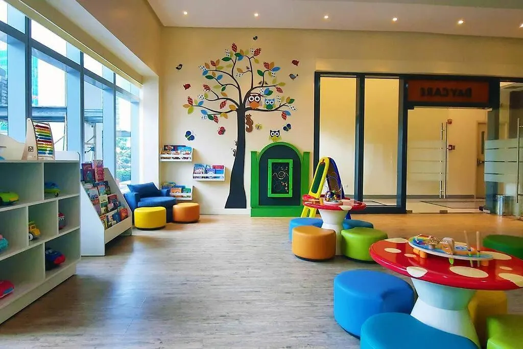 Modern 2Br In Uptown Parksuites W/ Free Parking Manila Filipíny
