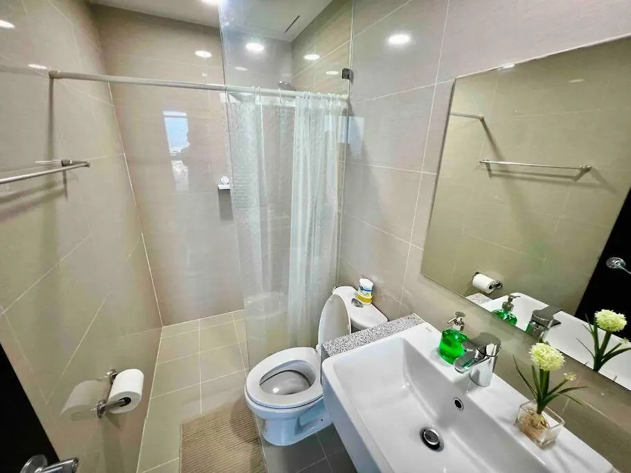 Modern 2Br In Uptown Parksuites W/ Free Parking Manila