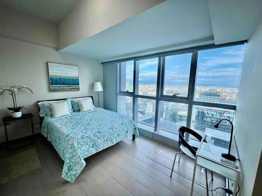 Modern 2Br In Uptown Parksuites W/ Free Parking Manila Apartment