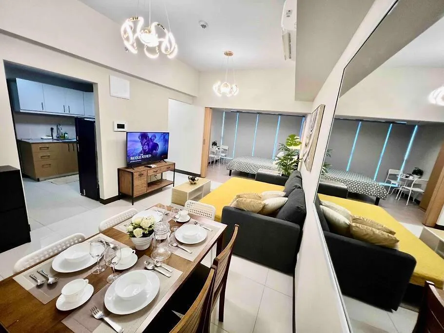 Modern 2Br In Uptown Parksuites W/ Free Parking Manila