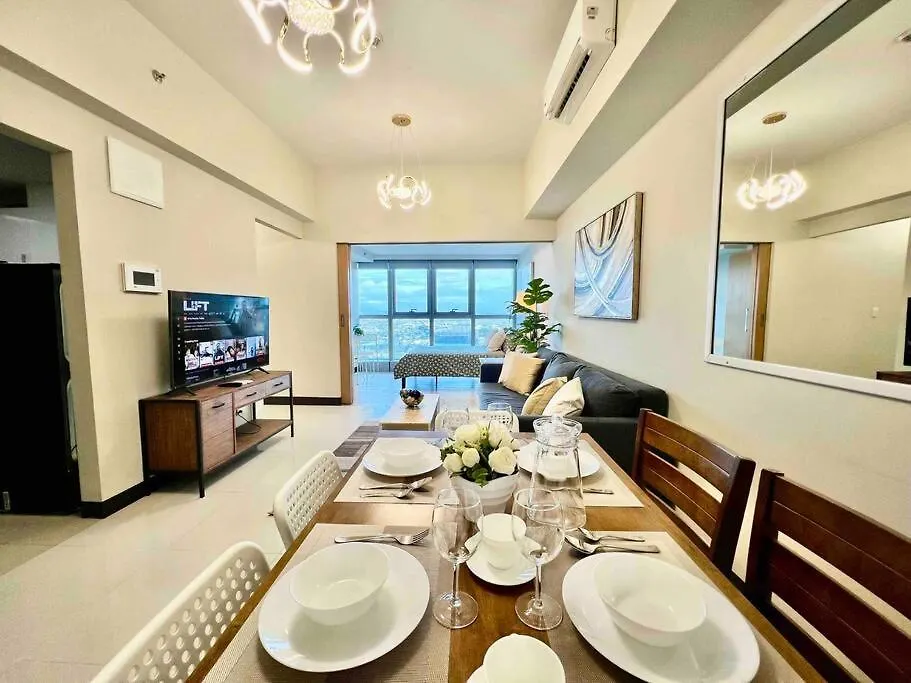 Modern 2Br In Uptown Parksuites W/ Free Parking Manila 0*,