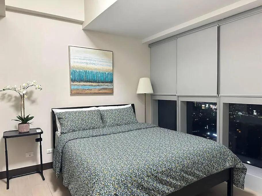 Modern 2Br In Uptown Parksuites W/ Free Parking Manila