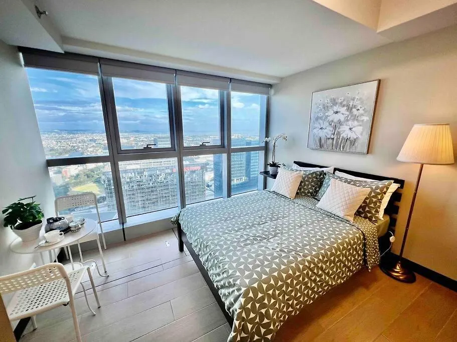 Modern 2Br In Uptown Parksuites W/ Free Parking Manila 0*,