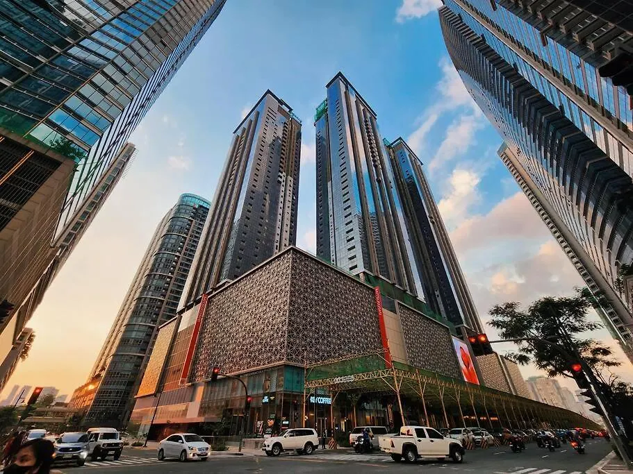 Modern 2Br In Uptown Parksuites W/ Free Parking Manila Apartment