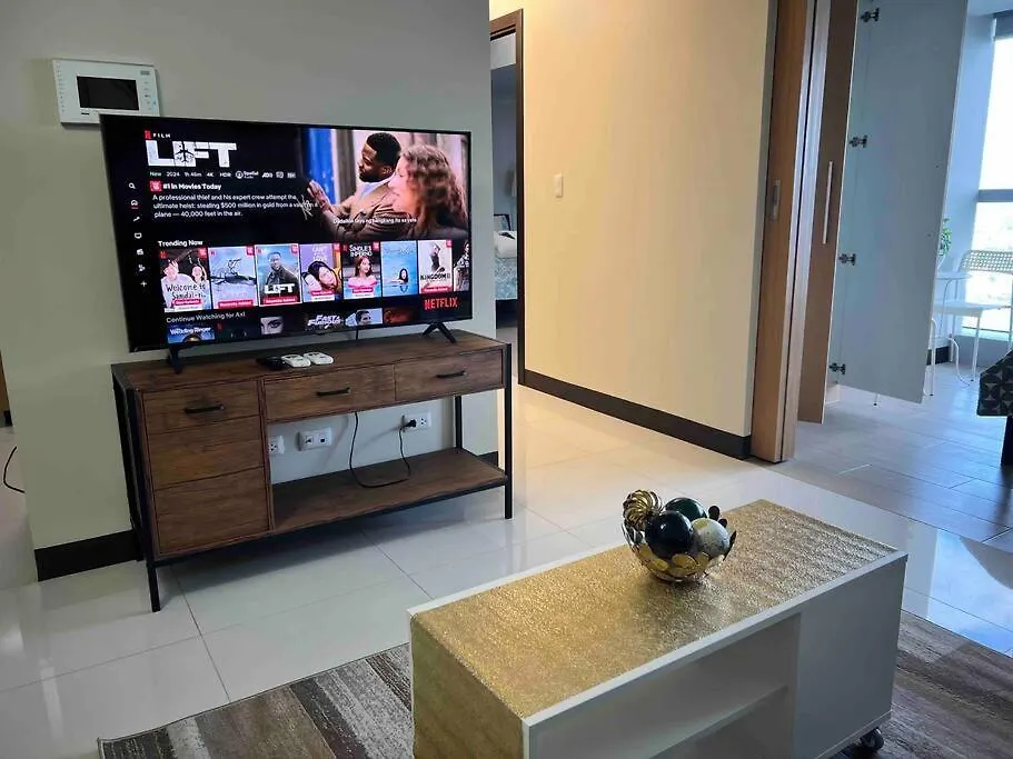 Modern 2Br In Uptown Parksuites W/ Free Parking Manila Apartment