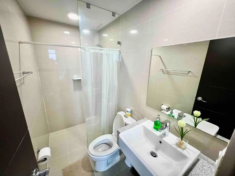 Apartment Modern 2Br In Uptown Parksuites W/ Free Parking Manila