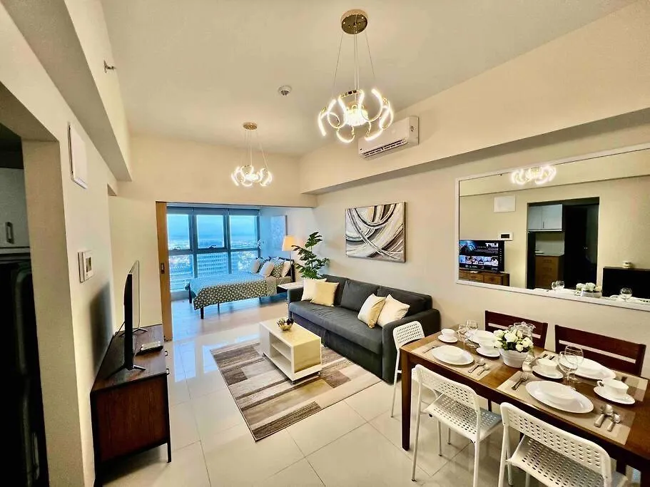 Modern 2Br In Uptown Parksuites W/ Free Parking Manila